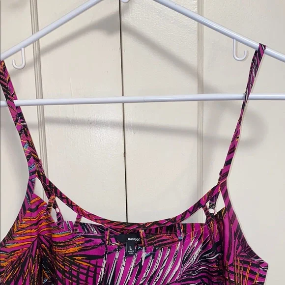 Hurley Large Red Spaghetti Strap Sleeveless Camisole with Asymmetrical Cut Out - Picture 4 of 9